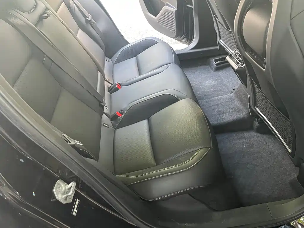 Lynk & Co 03 2023 1.5T EM-F AM купить на сайте DeffCars