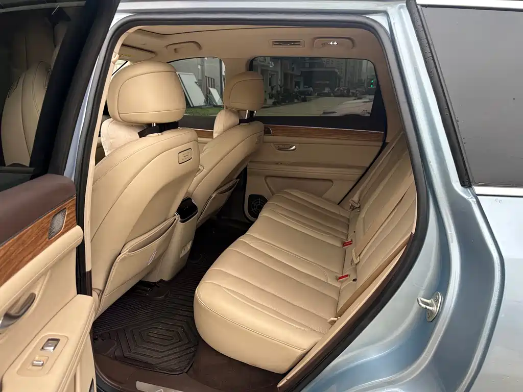 Wenjie M7 2024 1.5T rear drive Plus version 5 seats купить на сайте DeffCars