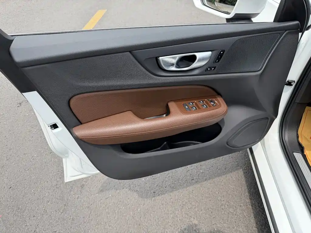 Volvo S60 2022 B4 Zhiyi Deluxe Edition купить на сайте DeffCars