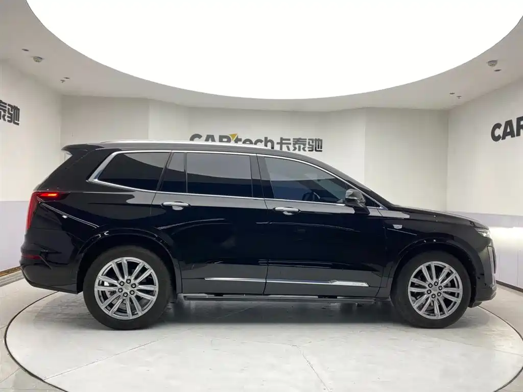 Cadillac XT6 2022 2.0T six-seat two-wheel drive luxury model купить на сайте DeffCars