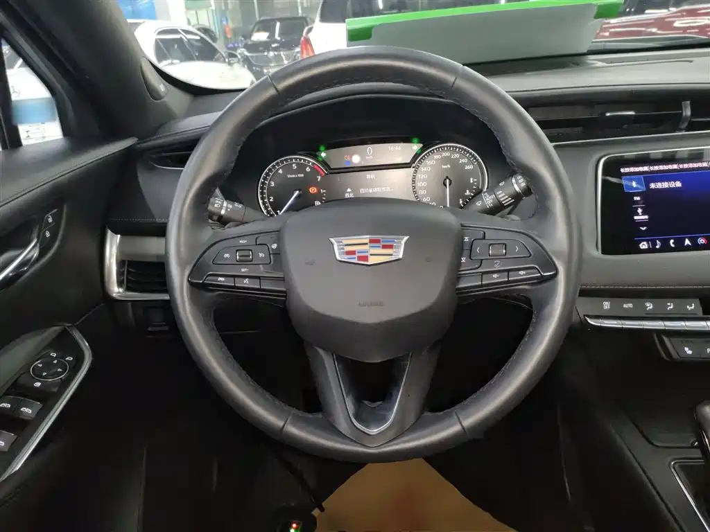 Cadillac XT4 2018 28T two-wheel drive leading model купить на сайте DeffCars
