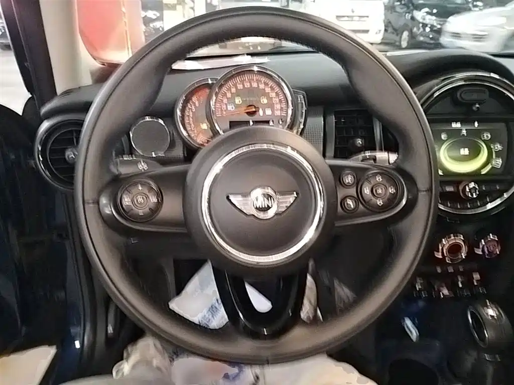 MINI 2016 1.5T COOPER five-door version купить на сайте DeffCars
