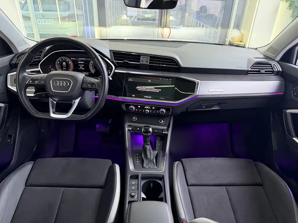 Audi Q3 2022 35 TFSI Fashionable and Dynamic купить на сайте DeffCars