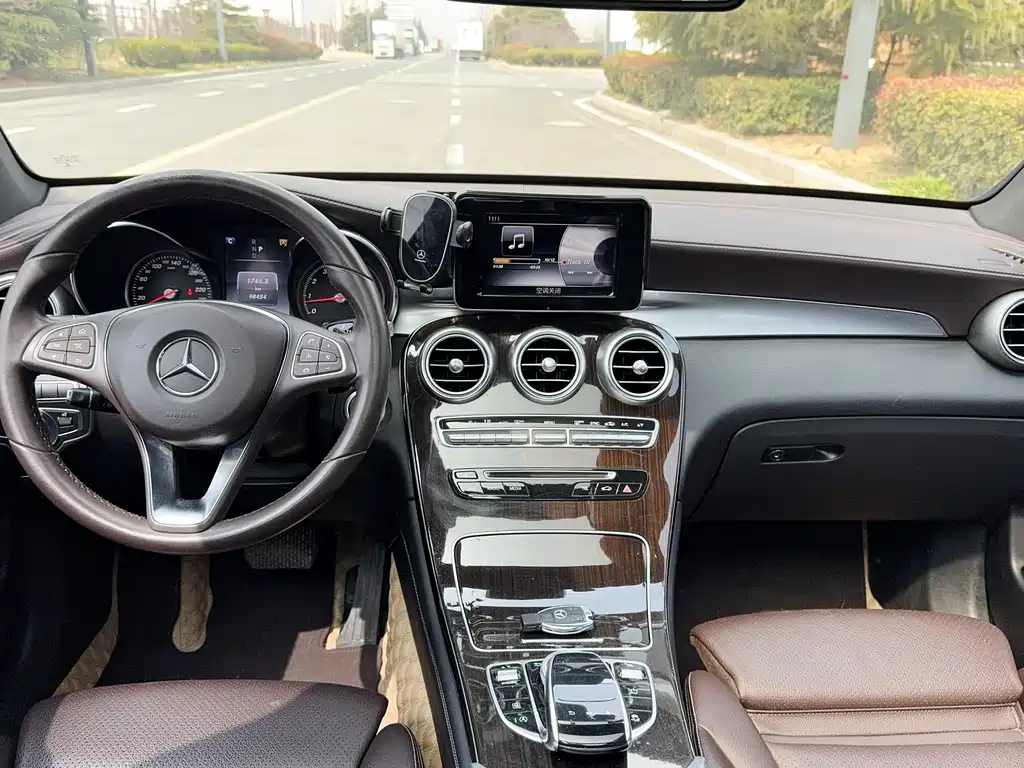 Mercedes-Benz GLC 2017 GLC 260 4MATIC luxury model купить на сайте DeffCars