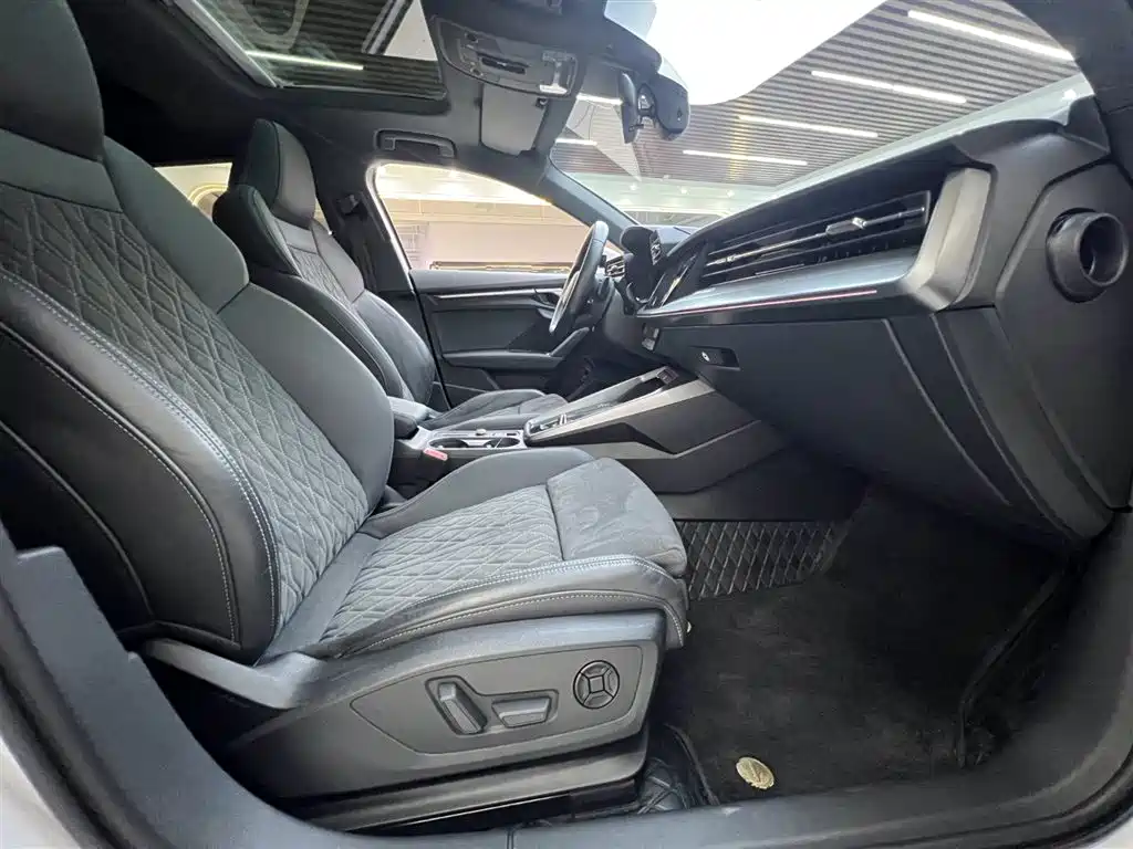 Audi A3 2023 facelift Sportback 35 TFSI luxury sports model купить на сайте DeffCars