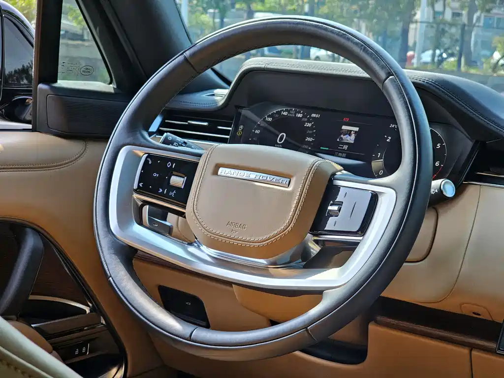 Range Rover 2023 3.0 L6 400PS Seven-seater Extended Edition купить на сайте DeffCars