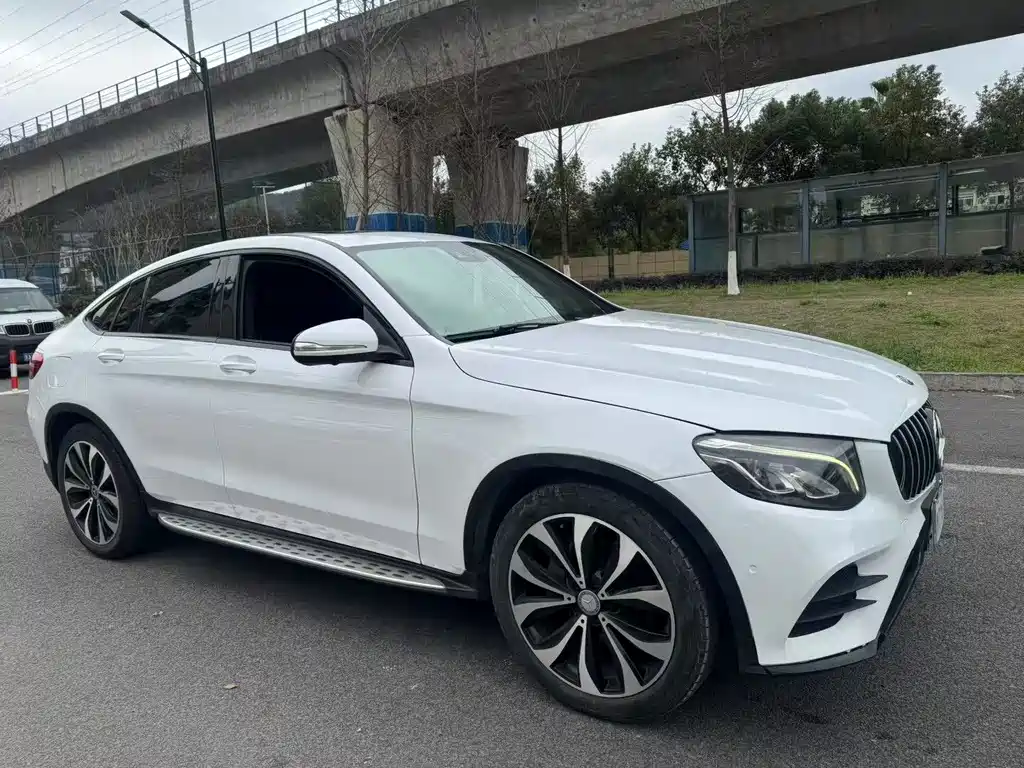 Mercedes-Benz GLC Coupe 2017 GLC 260 4MATIC Coupe SUV купить на сайте DeffCars