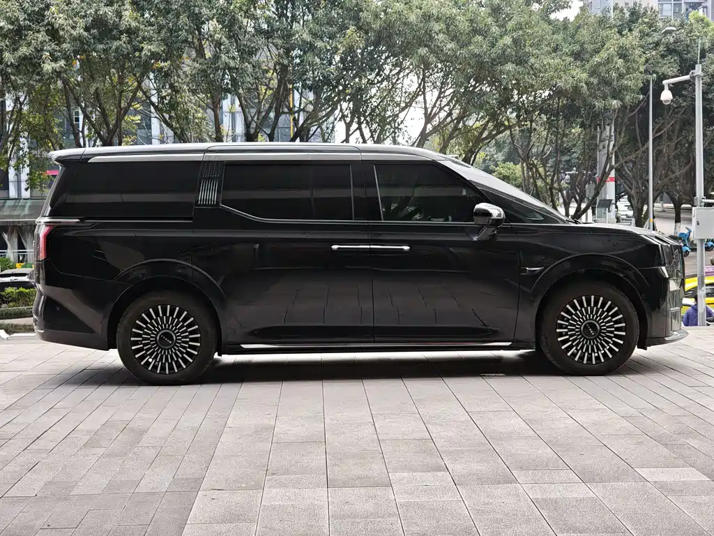 Jikrypton 009 2024 seven-seat aisle version four-wheel drive 108kWh купить на сайте DeffCars