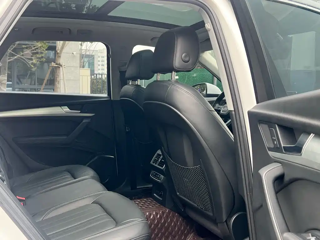 Audi Q5L 2020 40 TFSI enjoys fashionable style купить на сайте DeffCars