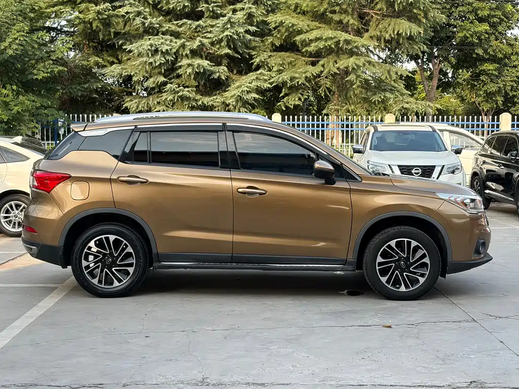 Trumpchi GS4 2015 200T Manual Deluxe Edition купить на сайте DeffCars