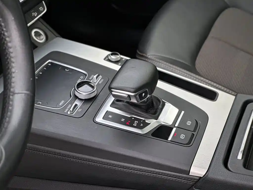 Audi Q5L 2018 40 TFSI enjoys fashionable style, National V купить на сайте DeffCars