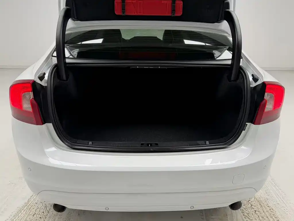 Volvo S60 2019 S60L T3 Smart Edition купить на сайте DeffCars