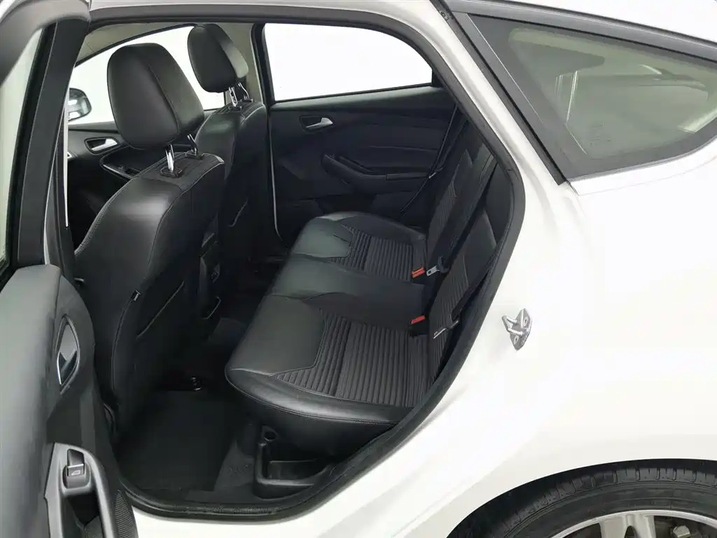 Focus 2020 hatchback classic 1.5L automatic fashion model купить на сайте DeffCars