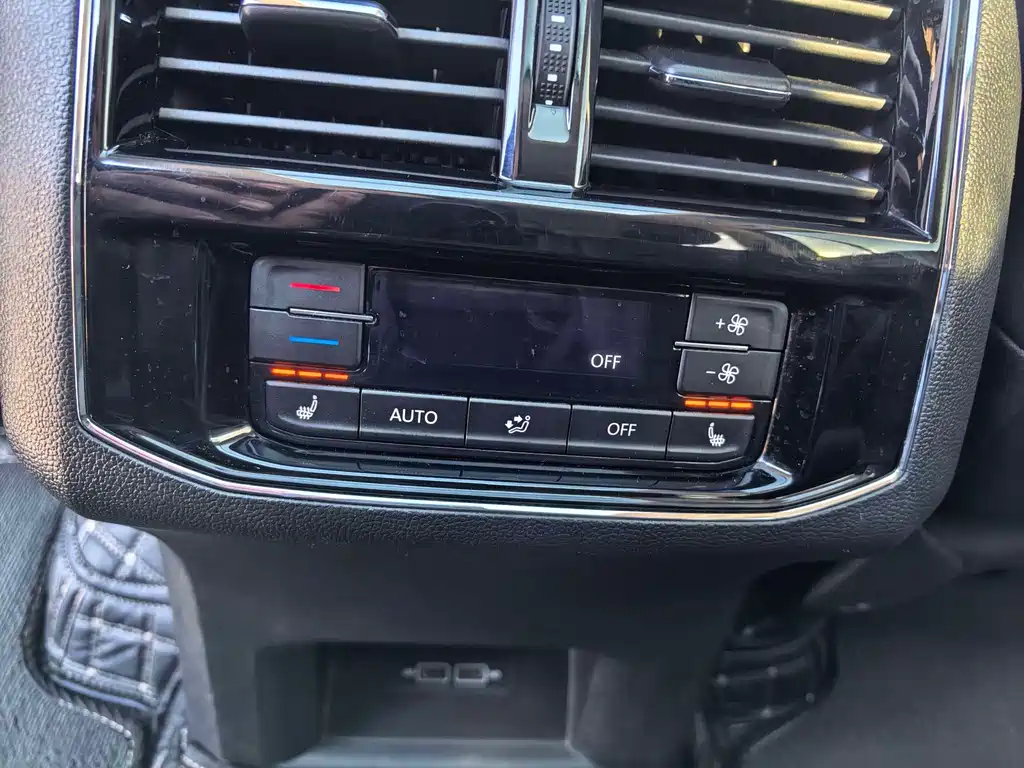 Touron 2020 facelift 330TSI two-wheel drive luxury version купить на сайте DeffCars