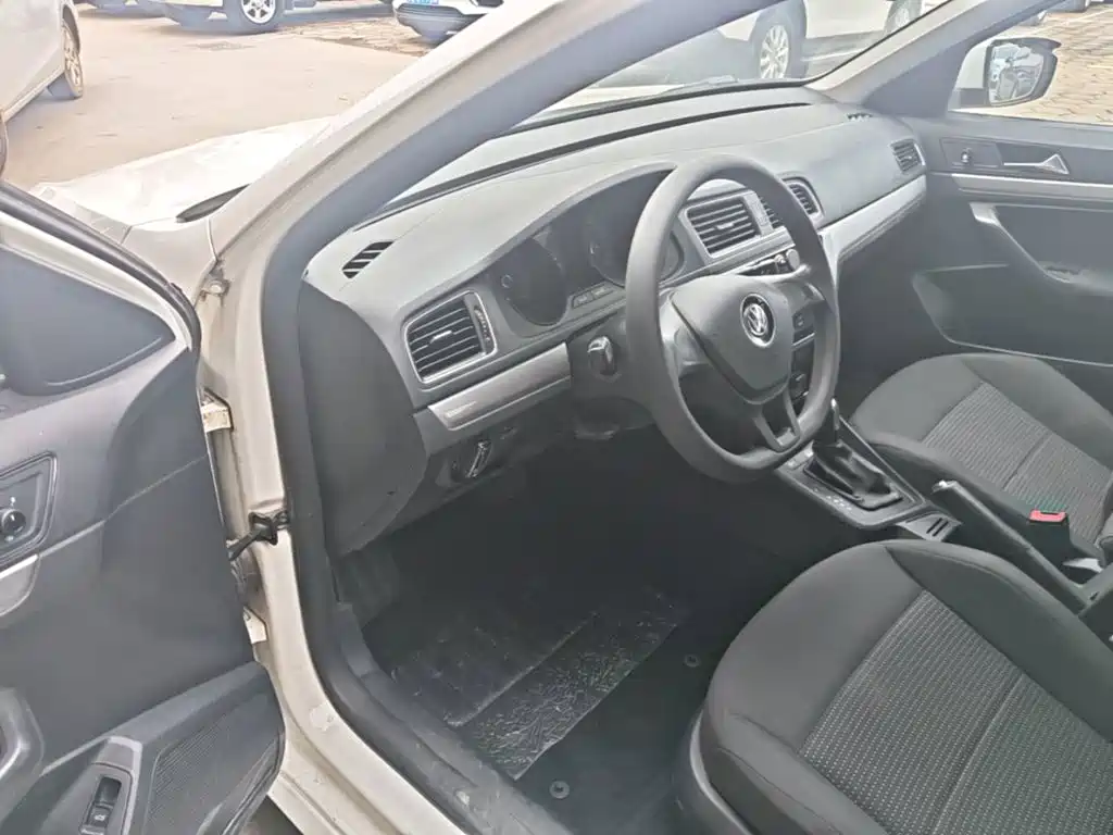 Lavida 2017 1.6L automatic fashion version купить на сайте DeffCars