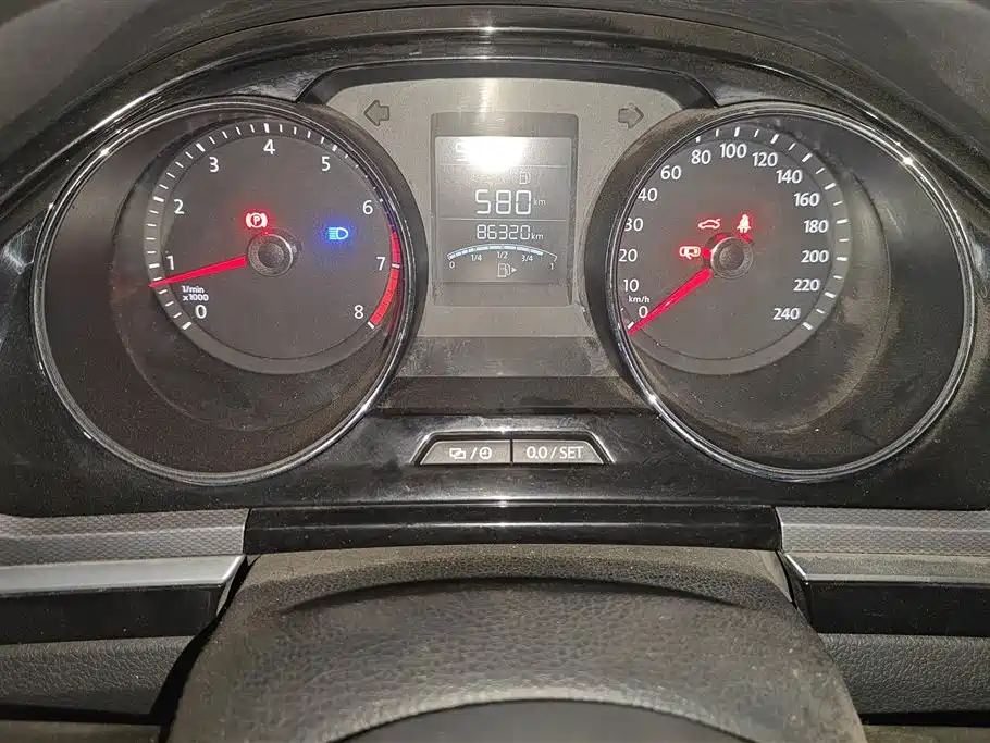 Bora 2018 1.5L manual comfort model купить на сайте DeffCars