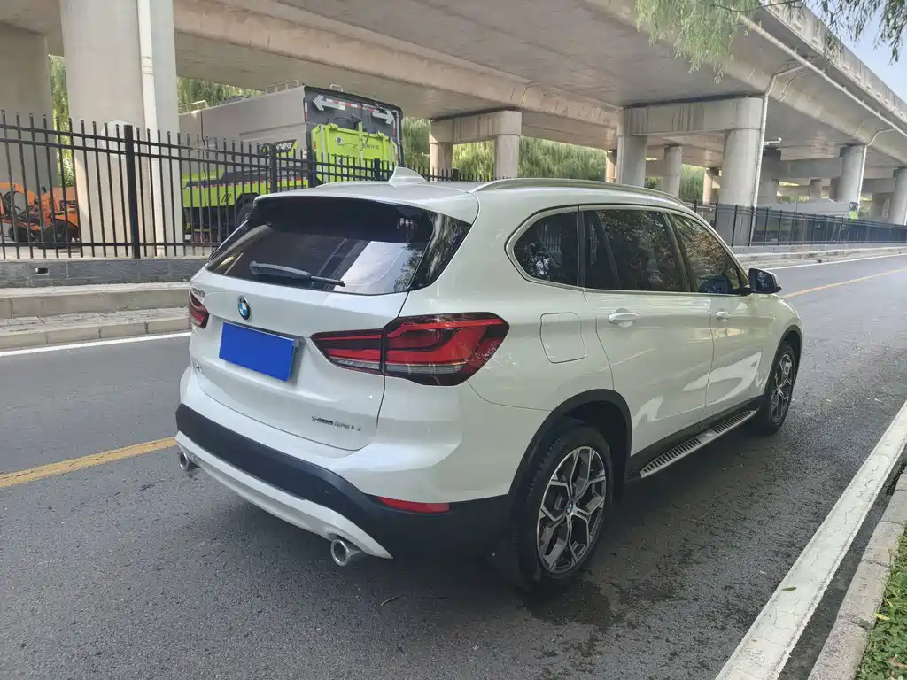 BMW X1 2021 sDrive25Li Leading Model купить на сайте DeffCars