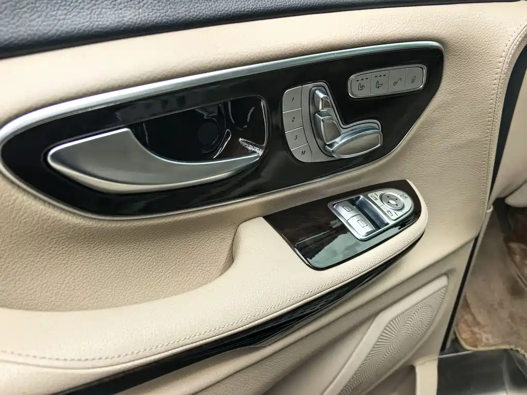 Mercedes-Benz V-Class 2018 V 260 L Premium Extended Edition National VI купить на сайте DeffCars