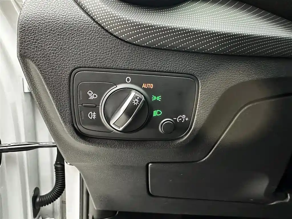Audi Q2L 2022 35 TFSI Enterprising and Elegant Model купить на сайте DeffCars