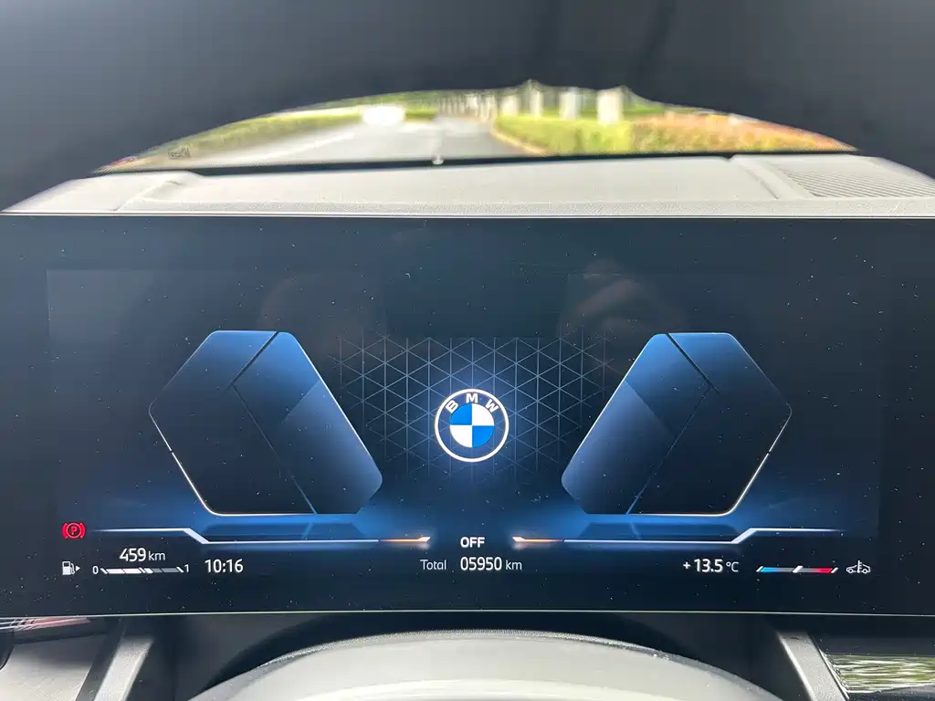 BMW 5 Series 2025 530Li Leading M Sports Package купить на сайте DeffCars