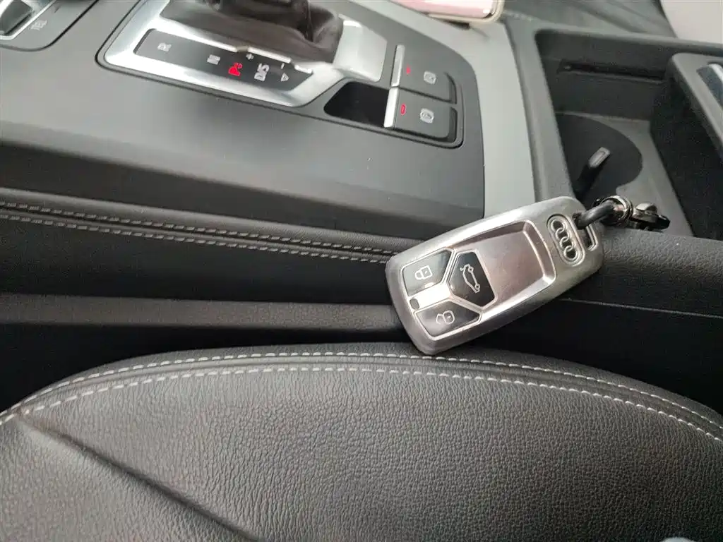 Audi Q5L 2020 facelift 40 TFSI enjoys fashionable style купить на сайте DeffCars