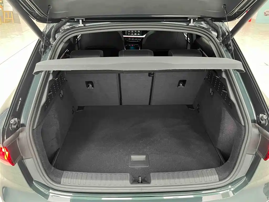 Audi A3 2023 facelift Sportback 35 TFSI stylish and sporty купить на сайте DeffCars
