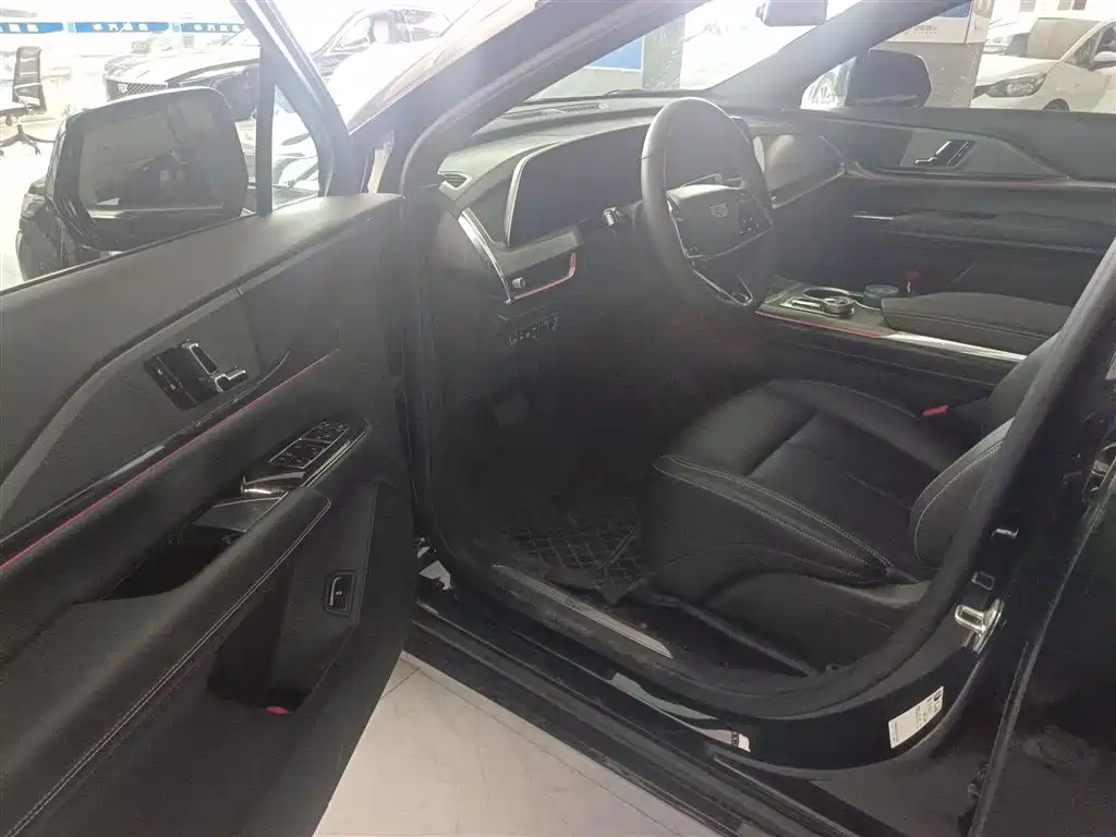 Cadillac XT5 2025 2.0T Metropolis купить на сайте DeffCars