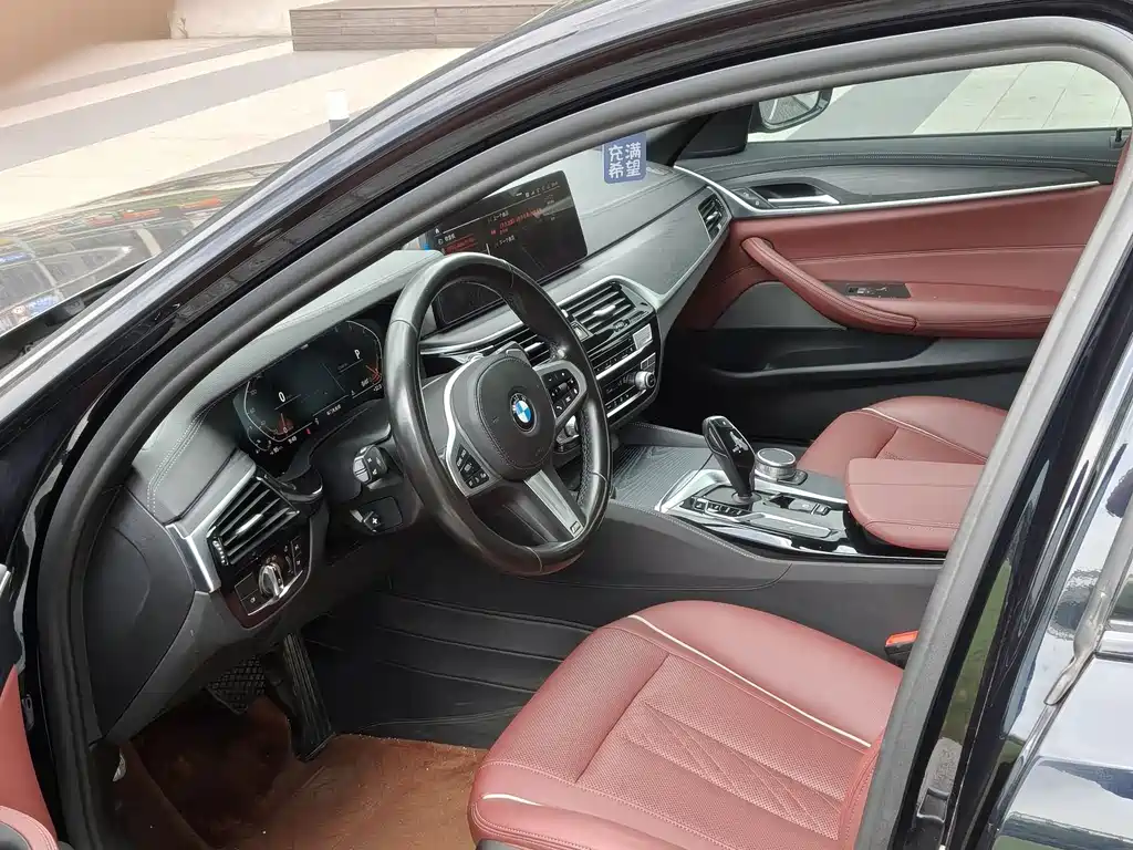 BMW 5 Series 2022 facelift 530Li leading M sports package купить на сайте DeffCars