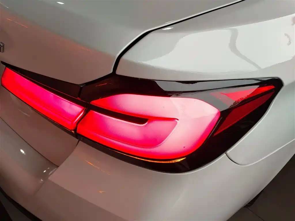 BMW 5 Series 2019 530Li Leading M Sports Package купить на сайте DeffCars