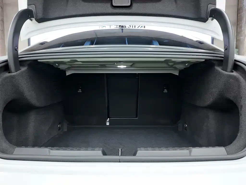 Audi A3 2021 A3L Limousine 35 TFSI Fashionable and Sporty купить на сайте DeffCars