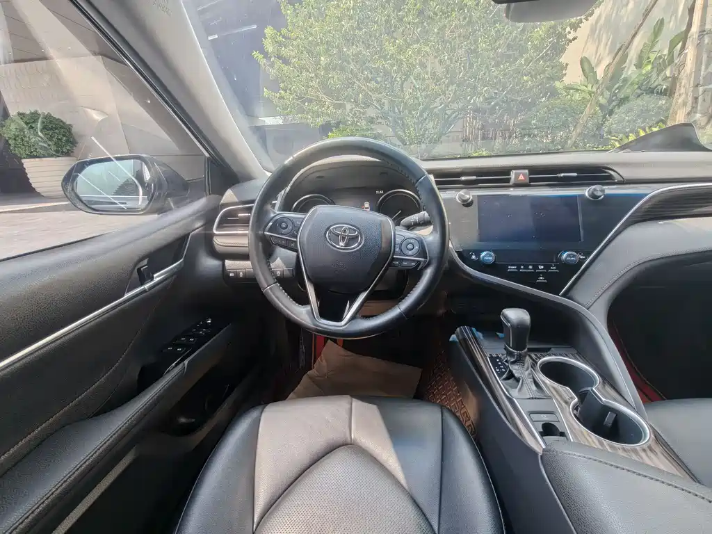 Camry 2021 2.0G Deluxe Edition купить на сайте DeffCars