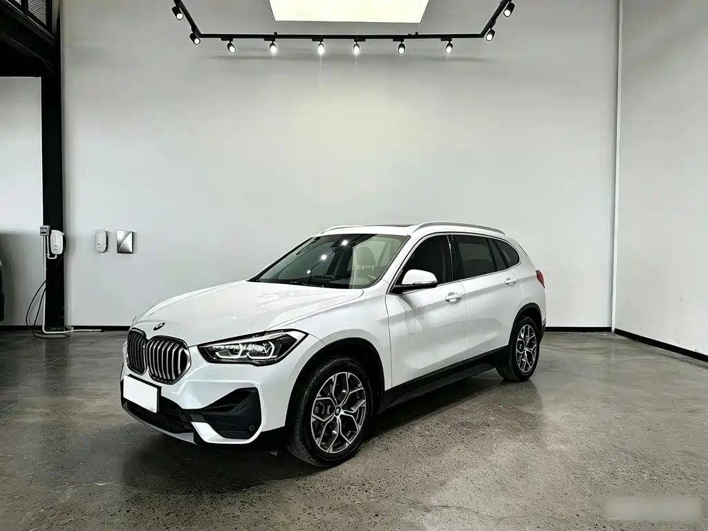 BMW X1 2022 sDrive25Li Leading Model купить на сайте DeffCars