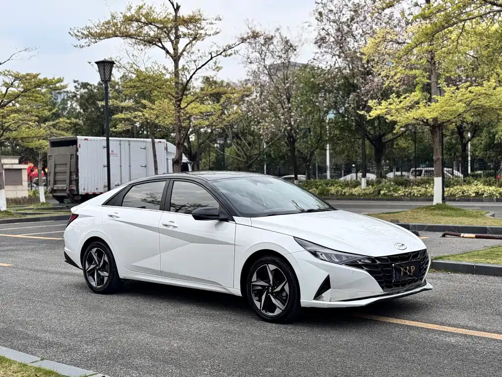 Elantra 2022 1.5L CVT LUX Premium Edition купить на сайте DeffCars