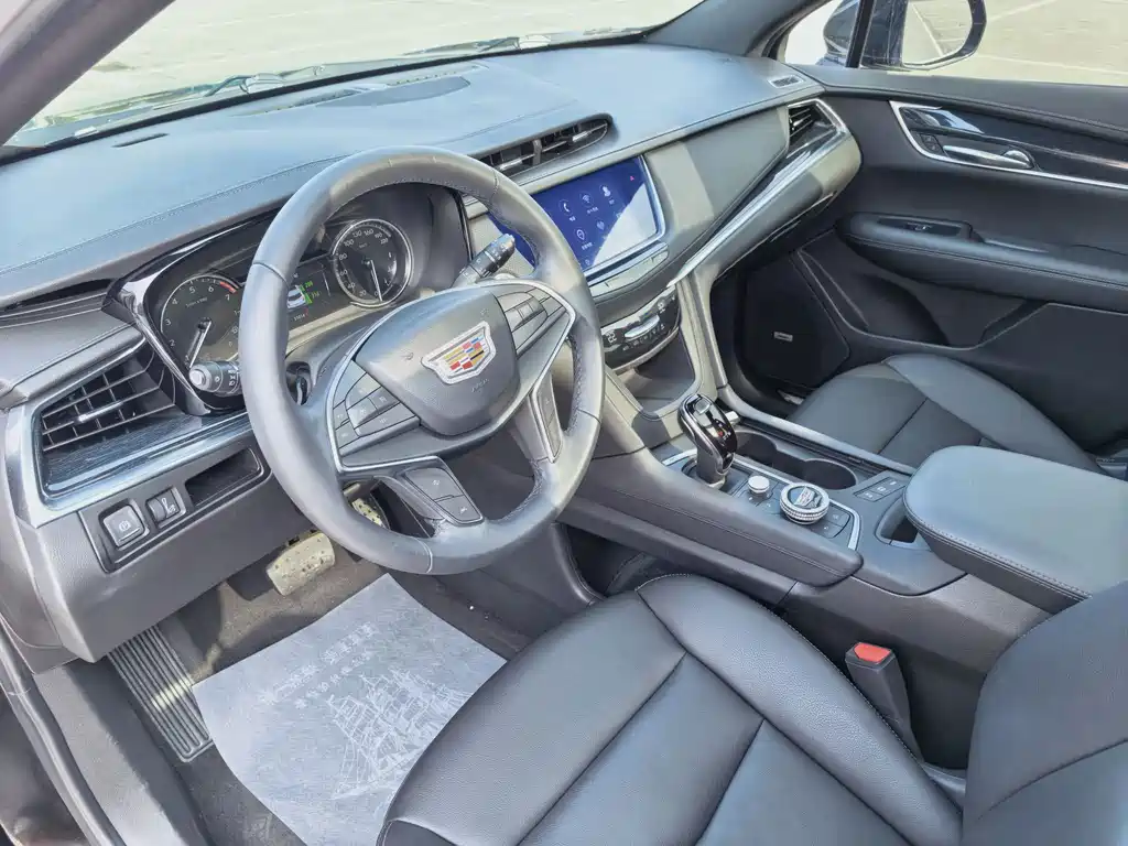 Cadillac XT5 2024 2.0T two-wheel drive fashion model купить на сайте DeffCars