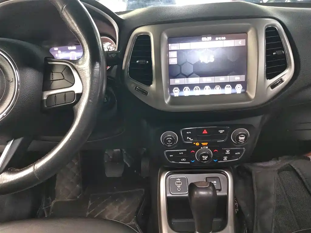 Compass 2017 200T Automatic Home Edition купить на сайте DeffCars