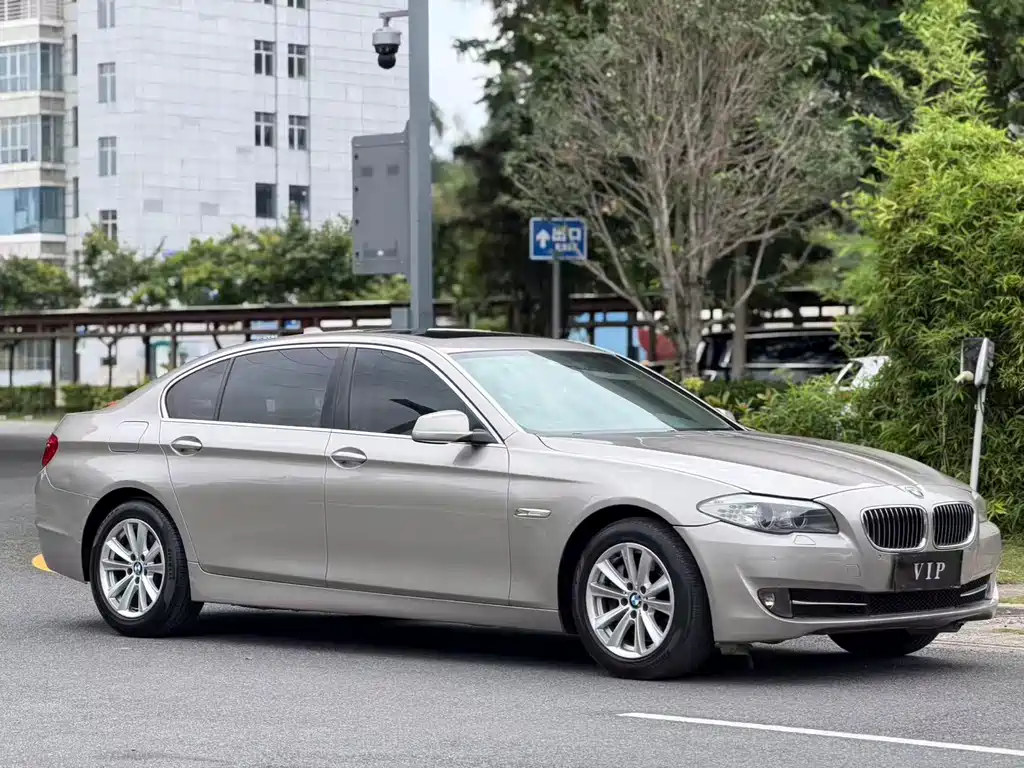 BMW 5 Series 2013 520Li Classic купить на сайте DeffCars