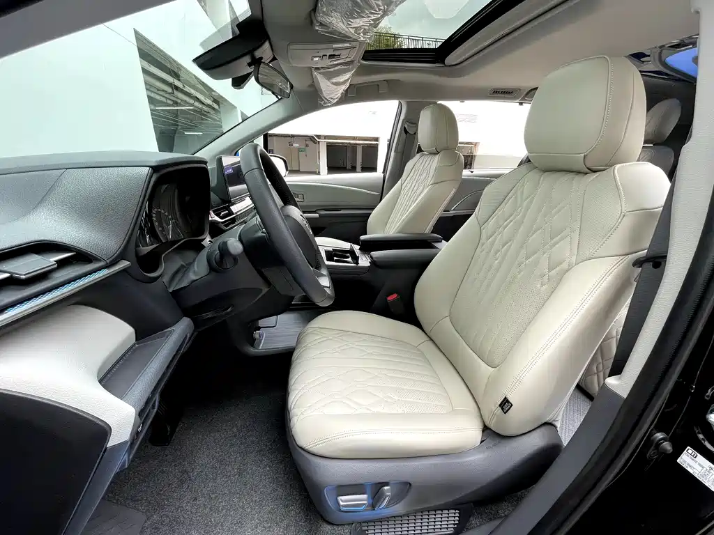 SIENNA 2026 2.5L dual-engine two-wheel drive comfort version купить на сайте DeffCars