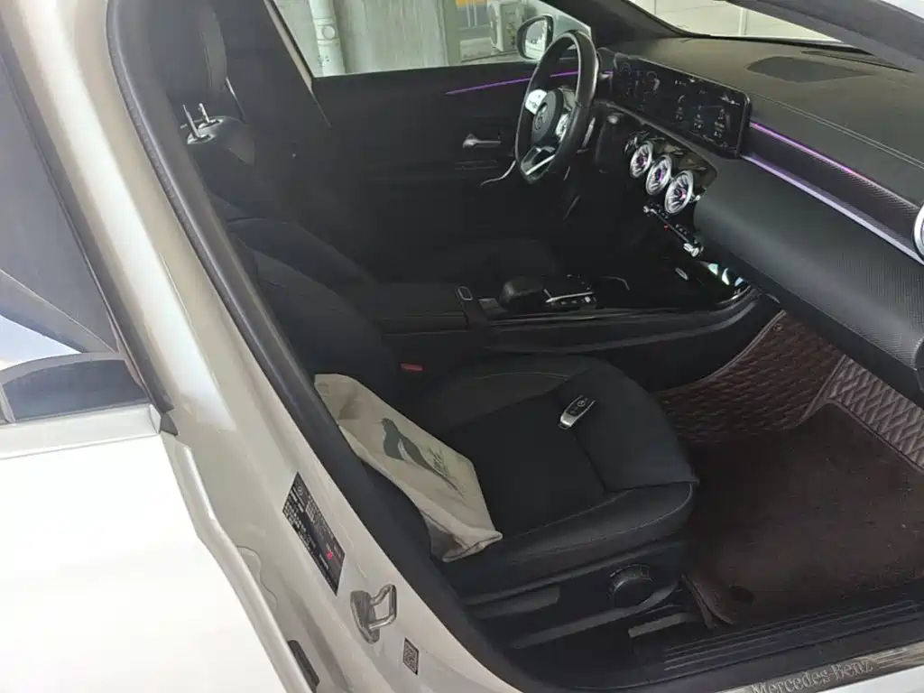 Mercedes-Benz A-Class 2022 Facelift Two A 200 L Sports Sedan Fashionable купить на сайте DeffCars