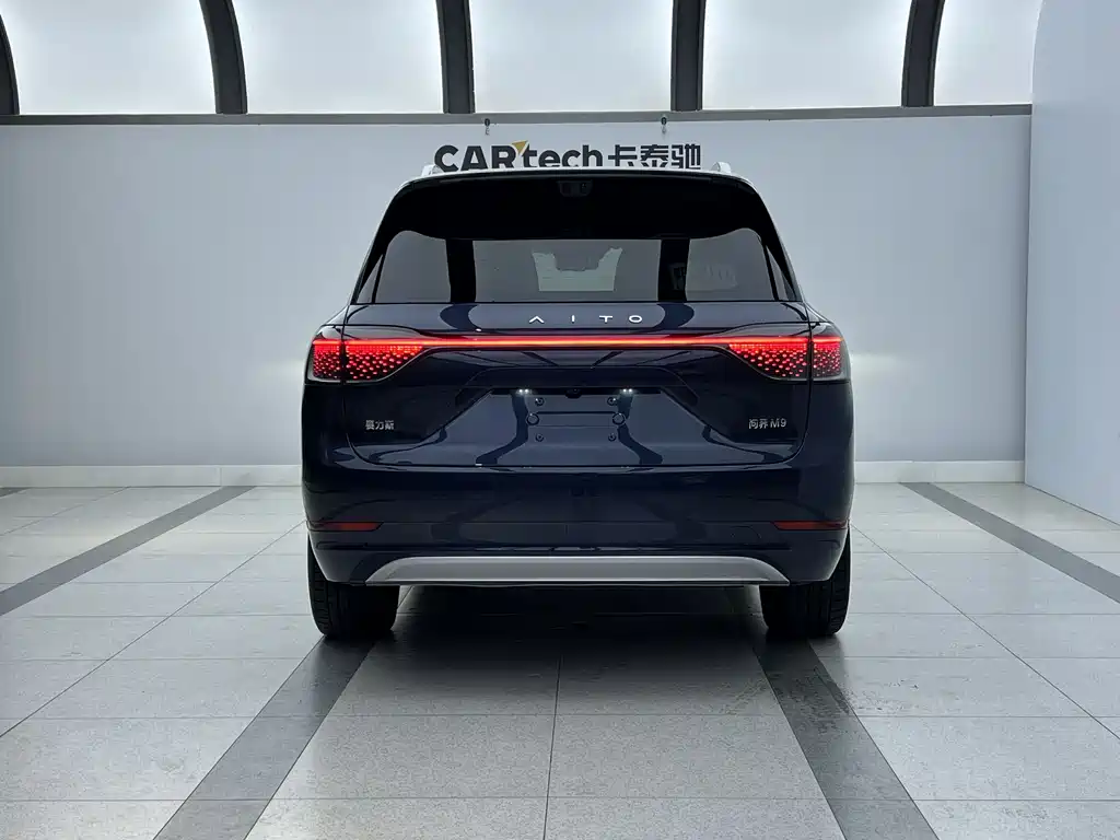 Wenjie M9 2025 extended range Ultra version 52kWh 6-seater version (192-line lidar) купить на сайте DeffCars