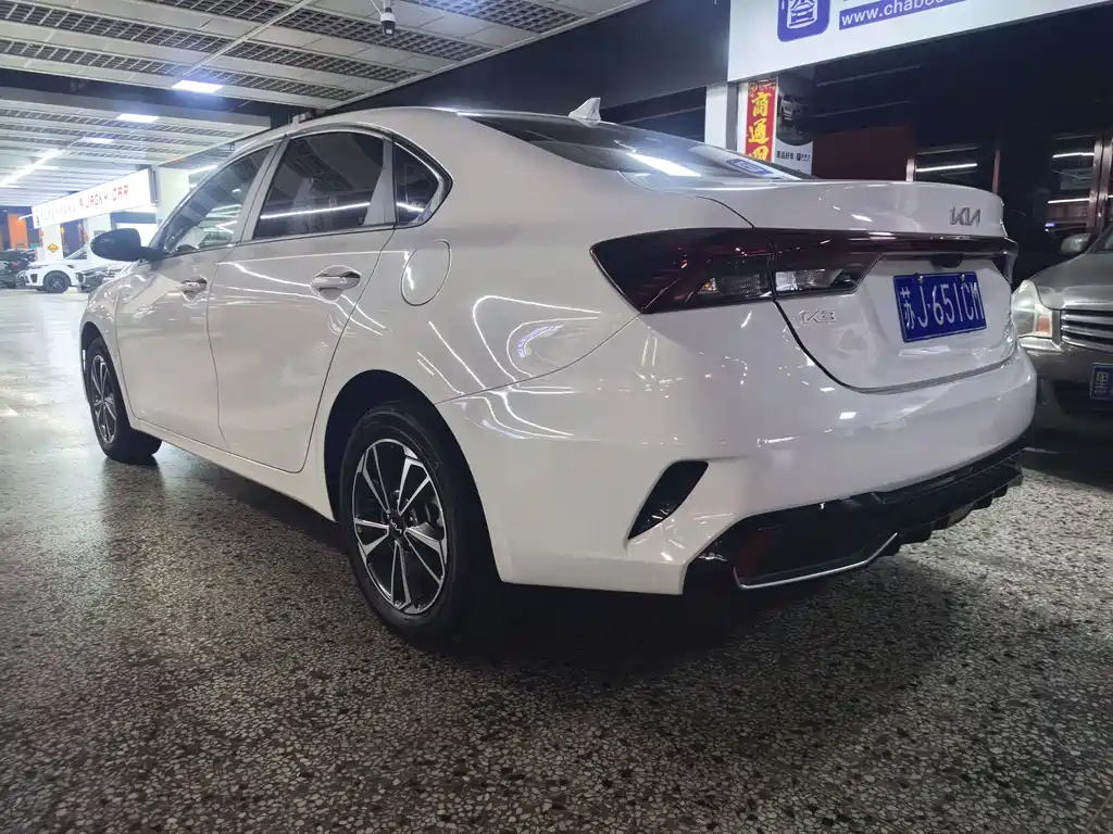 Kia K3 2023 1.5L CVT Deluxe Edition купить на сайте DeffCars