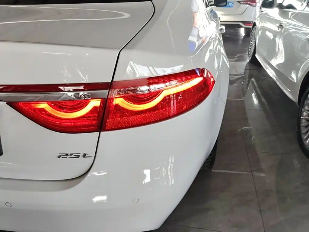 Jaguar XFL 2020 XFL 2.0T P250 two-wheel drive luxury version купить на сайте DeffCars