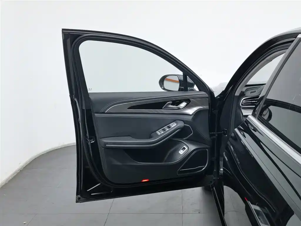 Hongqi H9 2020 2.0T Zhilian Flagship Edition купить на сайте DeffCars