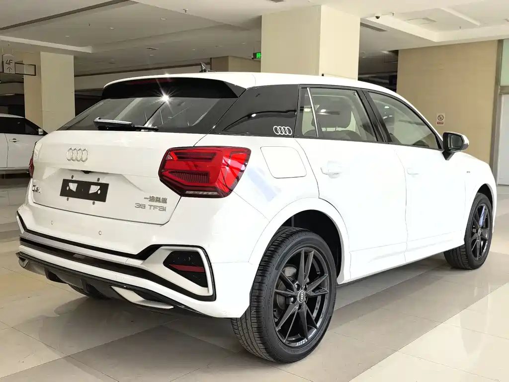 Audi Q2L 2022 35 TFSI aggressive and dynamic model купить на сайте DeffCars