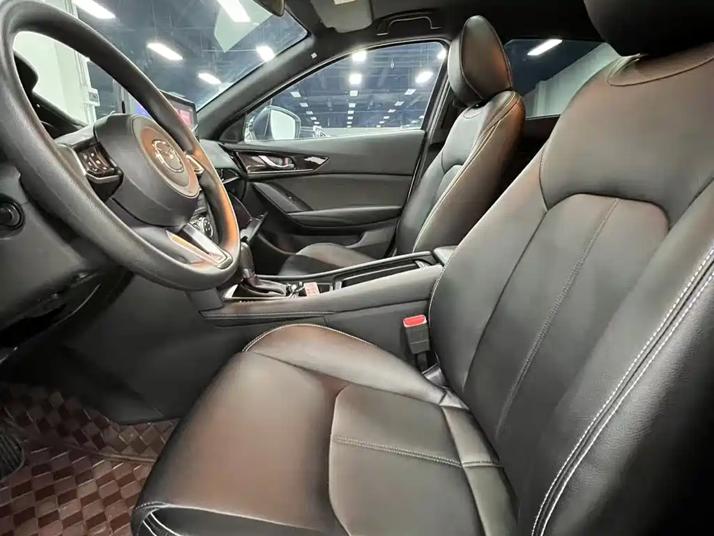 Mazda CX-4 2021 2.0L automatic two-wheel drive Blue Sky Vitality Edition купить на сайте DeffCars