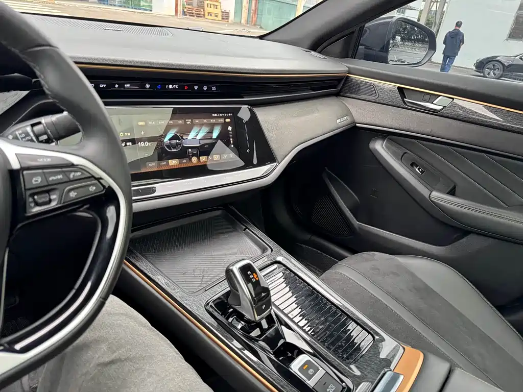 Yixuan MAX 2021 1.5T Dark Night Holy Light Edition (Hybrid) купить на сайте DeffCars