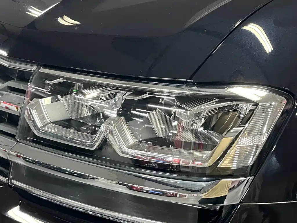 Touron 2017 330TSI two-wheel drive luxury version купить на сайте DeffCars