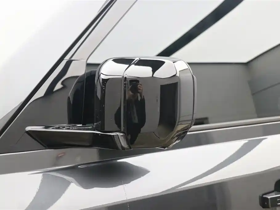 Land Rover Defender 2024 110 3.0T P400 X-DYNAMIC HSE купить на сайте DeffCars