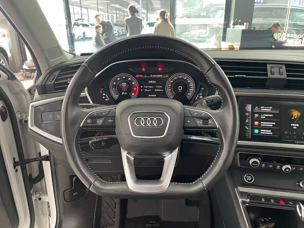 Audi Q3 2022 35 TFSI Fashionable and Dynamic купить на сайте DeffCars