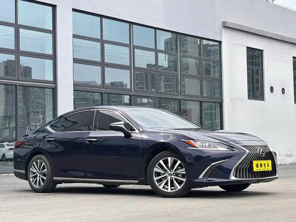 Lexus ES 2018 200 Excellence Edition National V купить на сайте DeffCars