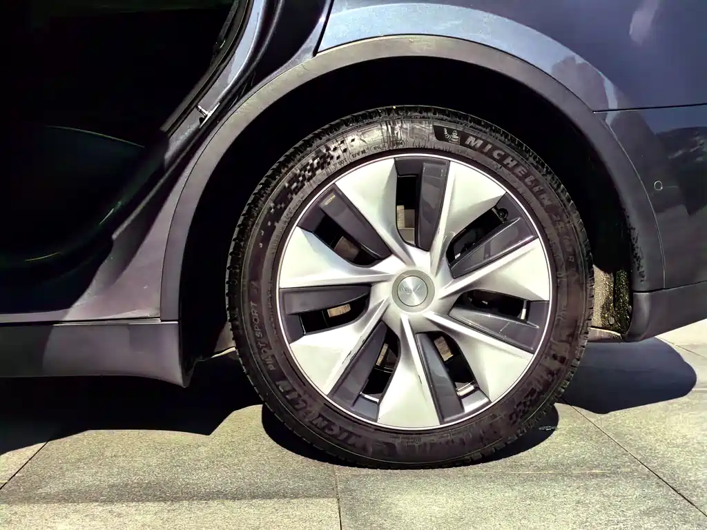 Model Y 2021 long-range all-wheel drive version 3D7 купить на сайте DeffCars